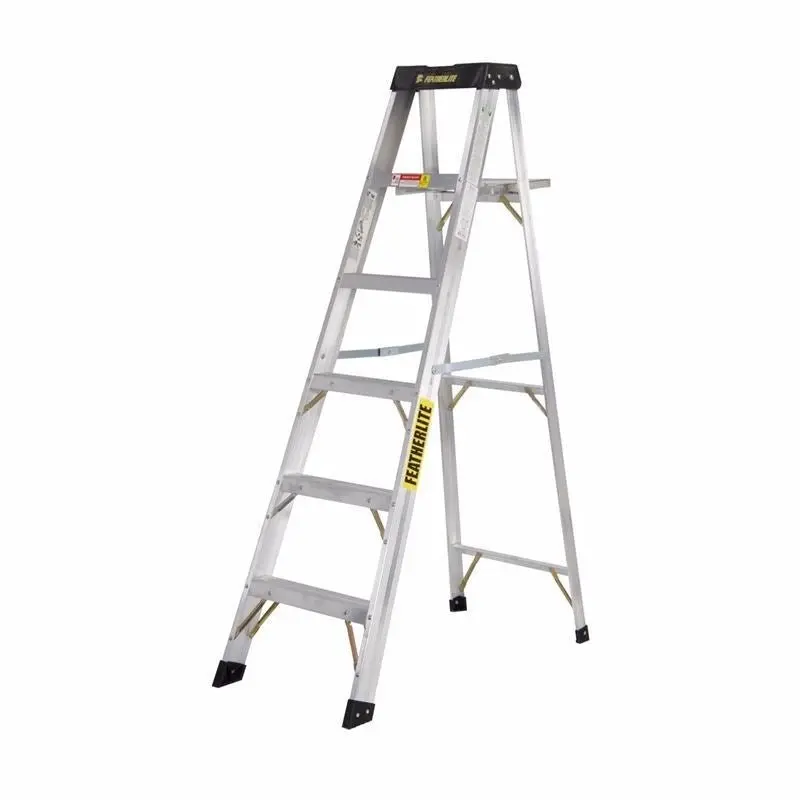 Featherlite 3400 Series Extra-Heavy-Duty Aluminum Step Ladder 1